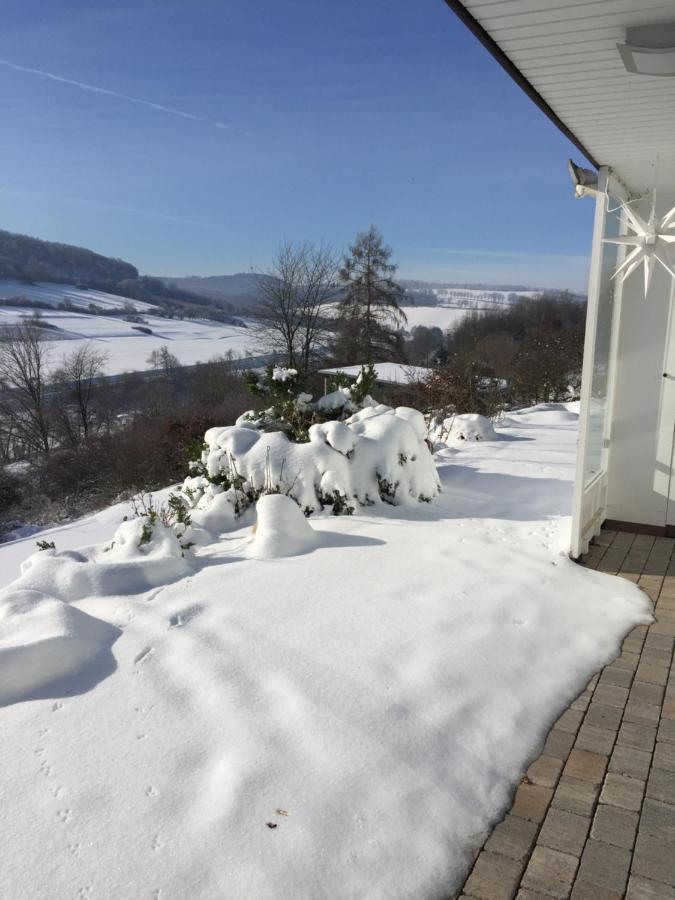 Idyllisch Wohnen Im Weserbergland - Bungalow Mit Phantastischer Aussicht Fuer 4 Personen Polle Esterno foto