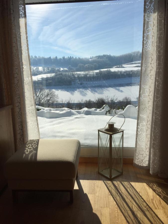 Idyllisch Wohnen Im Weserbergland - Bungalow Mit Phantastischer Aussicht Fuer 4 Personen Polle Esterno foto