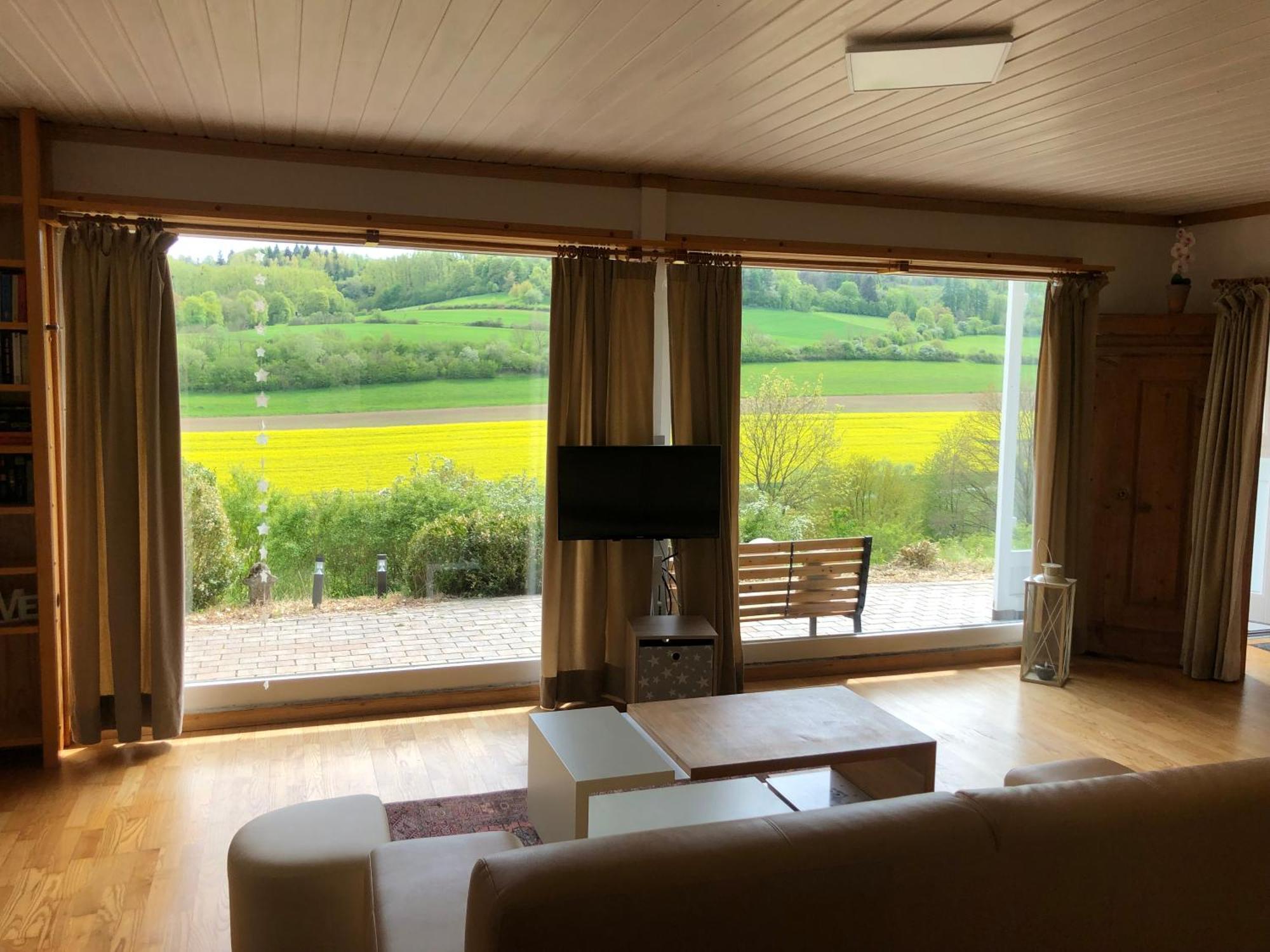 Idyllisch Wohnen Im Weserbergland - Bungalow Mit Phantastischer Aussicht Fuer 4 Personen Polle Esterno foto